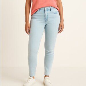 Old Navy Women’s Blue Light Wash Rockstar Super Skinny Ankle Jeans, size 12